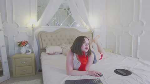 Media: maybloom Stripchat 2025-06-24 14:14:00