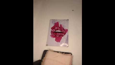 Media: hanaa_18 Stripchat 2025-06-25 05:32:00