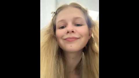 julie_cutie @ stripchat on 20250625
