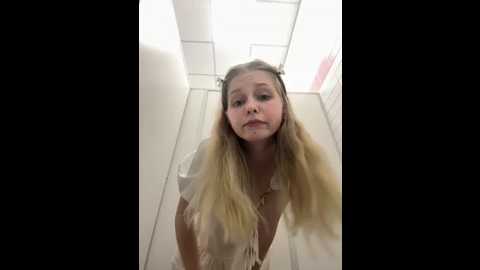 julie_cutie @ stripchat on 20250626
