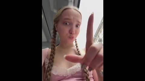 Media: bambi_lu Stripchat 2025-06-27 15:59:00