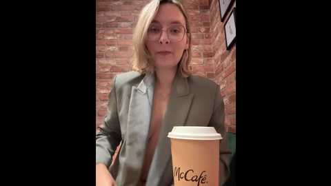 the_snowwhitee @ stripchat on 20250627