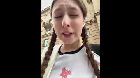 Media: cuteperseon Stripchat 2025-06-28 15:10:00