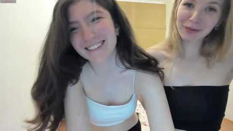 Media: flurry_cute Stripchat 2025-06-28 19:03:00