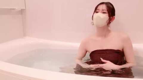 Media: moemoe_q Stripchat 2025-06-28 16:06:00