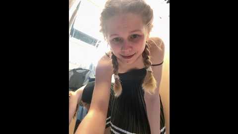julie_cutie @ stripchat on 20250629