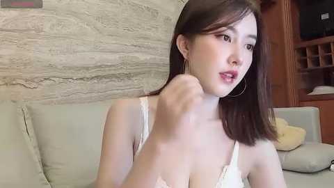 ruoling_19 @ stripchat on 20250629