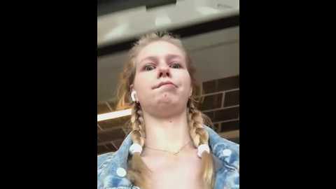 julie_cutie @ stripchat on 20250630