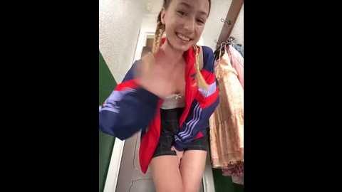 Media: lia__love Stripchat 2025-06-30 10:11:00