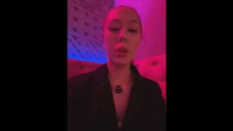 Media: molly_kisss Stripchat 2025-06-30 07:23:00