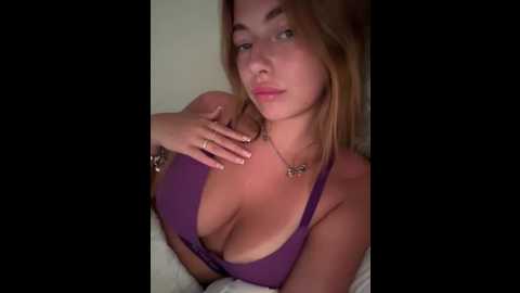 Media: aroraangel Stripchat 2025-07-01 20:46:00