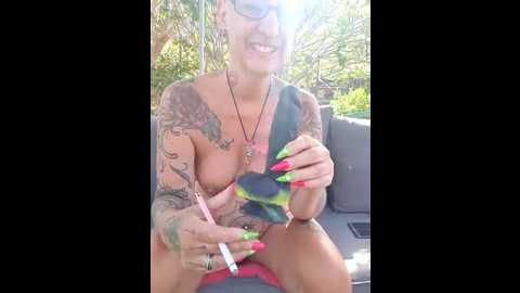 Media: emma_milf25 Stripchat 2025-07-01 16:29:00
