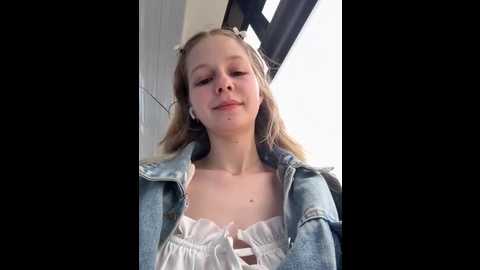 julie_cutie @ stripchat on 20250701