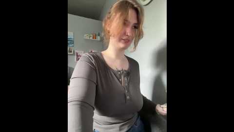 _chlo__e @ stripchat on 20250702
