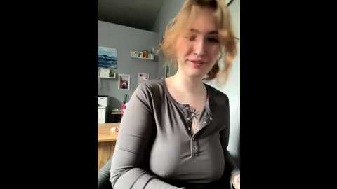 _chlo__e @ stripchat on 20250702