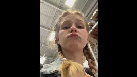 julie_cutie @ stripchat on 20250702