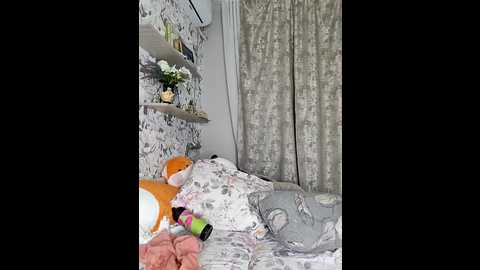 lola_hale @ stripchat on 20250702