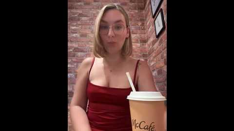 Media: the_snowwhitee Stripchat 2025-07-02 09:07:00