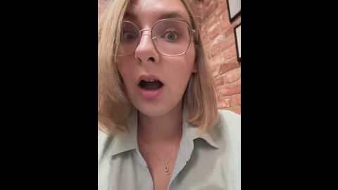 Media: the_snowwhitee Stripchat 2025-07-02 10:20:00