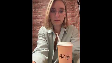 the_snowwhitee @ stripchat on 20250702