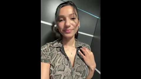 Media: _miaqueen_ Stripchat 2025-07-03 00:16:00
