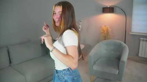 Media: constancefigge Stripchat 2025-07-03 14:10:00