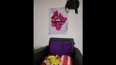 Media: hanaa_18 Stripchat 2025-07-03 11:22:00