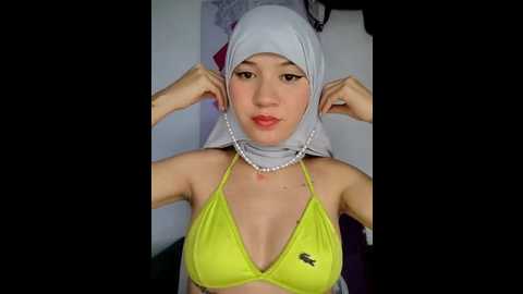 Media: hanaa_18 Stripchat 2025-07-03 14:43:00