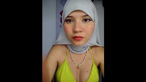 Media: hanaa_18 Stripchat 2025-07-03 14:55:00