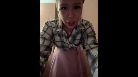 Media: liza_risky Stripchat 2025-07-03 14:33:00