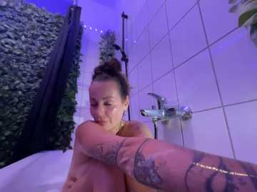 Media: realmary_xo Stripchat 2025-07-03 20:51:00