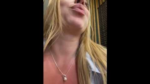 Media: sweet___emily Stripchat 2025-07-03 17:14:00