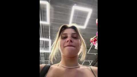 Media: valenciashock Stripchat 2025-07-03 08:35:00