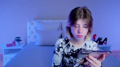 Media: bella_amory Stripchat 2025-07-04 01:46:00