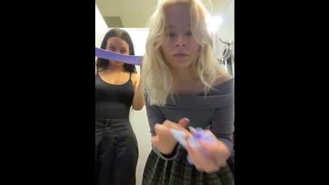cum_girlss @ stripchat on 20250704