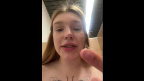 Media: honey___hot Stripchat 2025-07-04 14:43:00