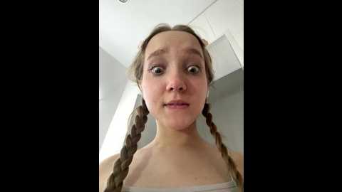 Media: bambi_lu Stripchat 2025-07-05 21:10:00