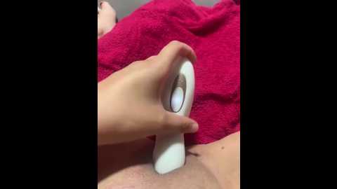 Media: kinkythea Stripchat 2025-07-05 08:42:00