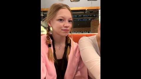 lunaelliot @ stripchat on 20250705