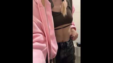 lunaelliot @ stripchat on 20250705