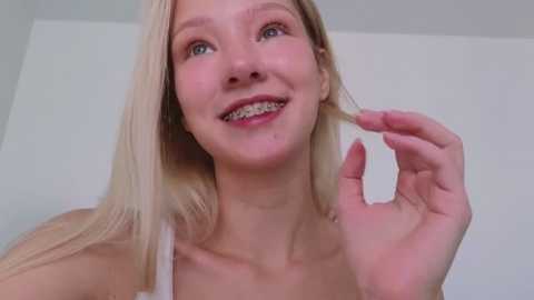 Media: sweetie__angel Stripchat 2025-07-05 04:44:00