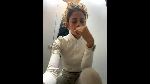 Media: alana15 Stripchat 2025-07-06 13:51:00