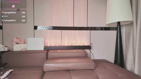 Media: kiki__2025 Stripchat 2025-07-06 13:51:00