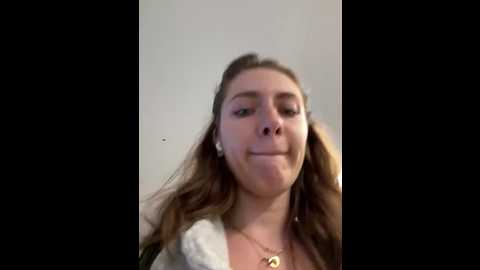 Media: mariid Stripchat 2025-07-06 09:00:00