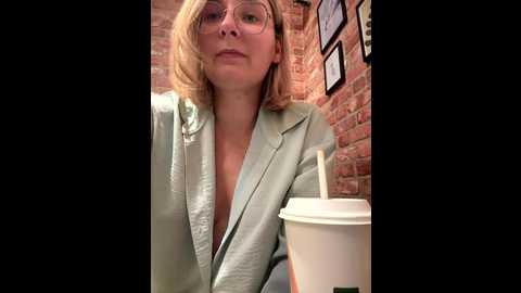the_snowwhitee @ stripchat on 20250706