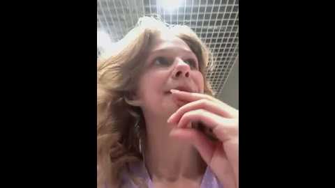 Media: julie_cutie Stripchat 2025-07-07 12:17:00