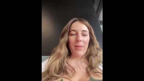 Media: mommmyyummy Stripchat 2025-07-08 10:15:00