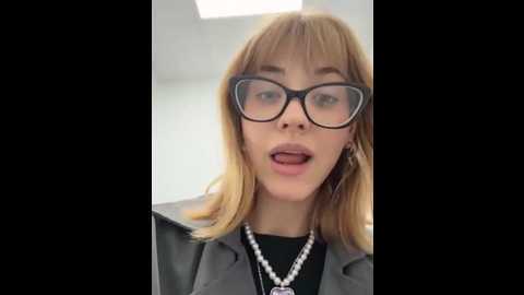 onlyapril @ stripchat on 20250708
