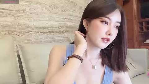 ruoling_19 @ stripchat on 20250708