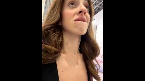Media: yesmoree Stripchat 2025-07-08 09:24:00